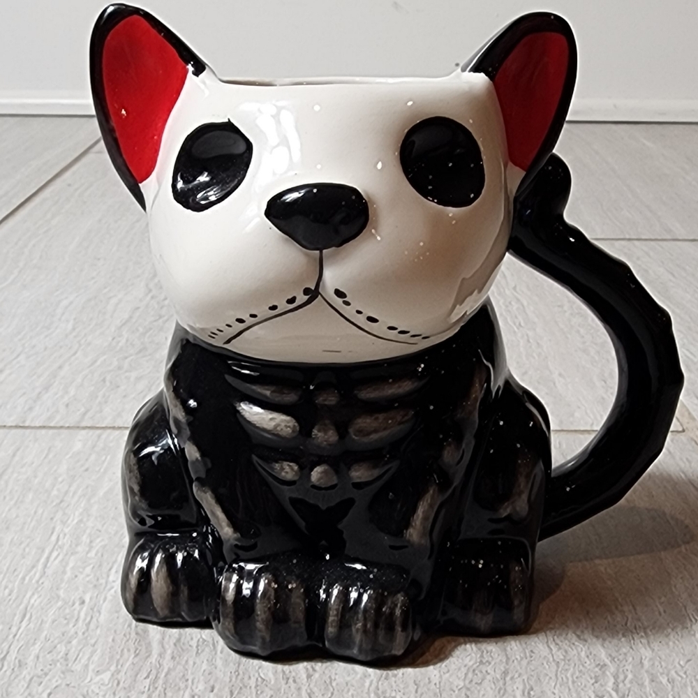 Cracker Barrel Skeleton Day of the Dead Ceramic Dog Mug. Retired Item.